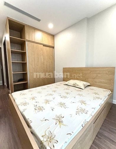 Căn hộ cao cấp Oriental Plaza 79m2 2PN, Full nội thất bang cong lớn