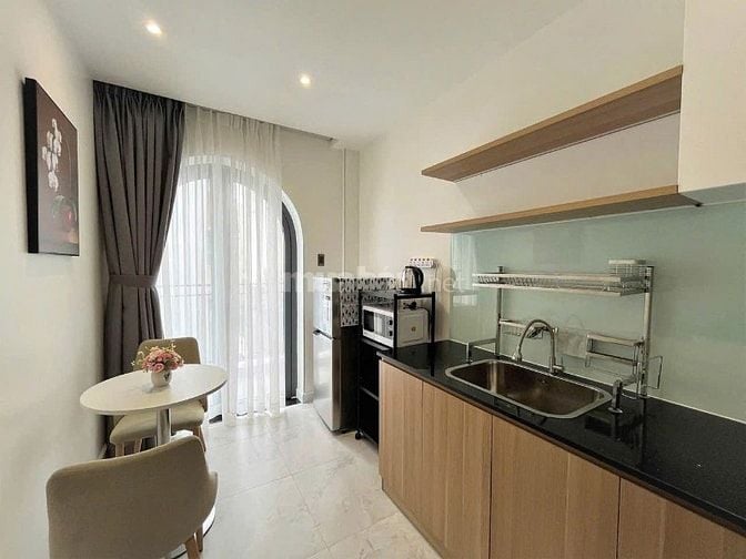 Căn hộ cao cấp Oriental Plaza 79m2 2PN, Full nội thất bang cong lớn