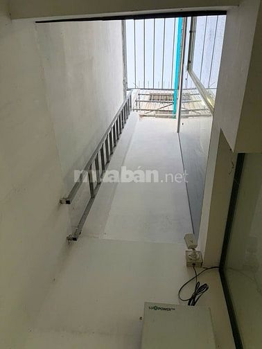 CĂN 1: BÁN NHÀ HẺM 4M LẠC LONG QUÂN, P.3, Q.11, 5.5 TỶ.