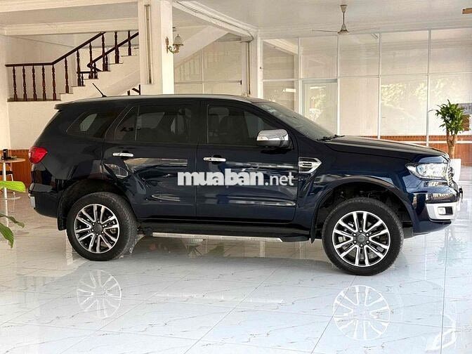 Ford Everest Titanium 2022 4x2 BiTurbo Đen