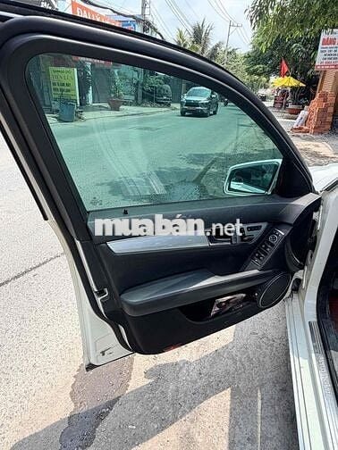 Mercedes-Benz C-Class Trắng 142.357 km