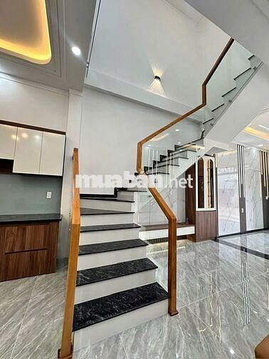 Bán nhà 1 trệt 1 lầu ngay chợ Tân Hiệp Tân Uyên Bình Dương