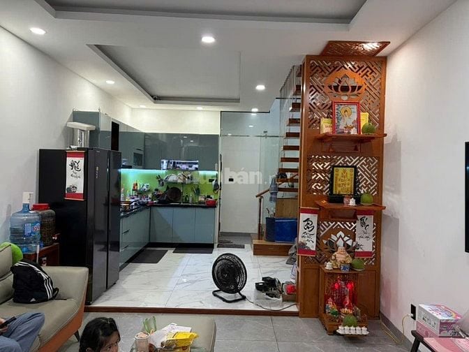 CĂN 1: BÁN NHÀ HẺM 4M LẠC LONG QUÂN, P.3, Q.11, 5.5 TỶ.