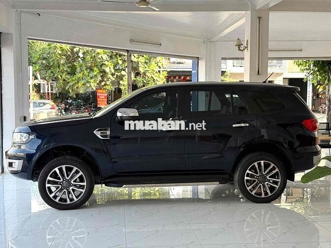 Ford Everest Titanium 2022 4x2 BiTurbo Đen