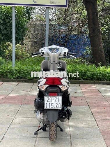 Honda Vision 110 FI Bạc Việt Nam