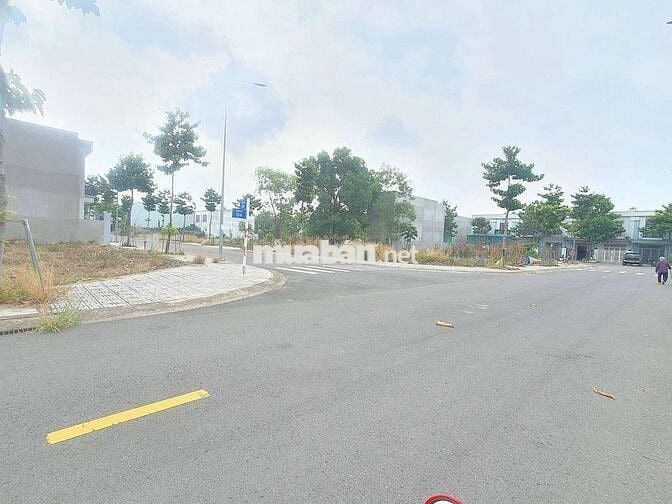  chị gái chuyển công tác  cần sang lại lô đất 