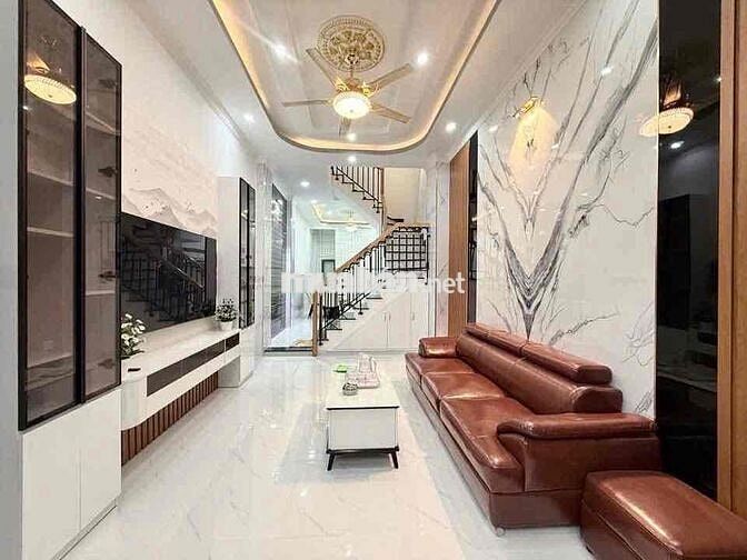 45m2 vuông vức, Nhà mới,Xe Hơi Vào Nhà, Đường Lê Lợi