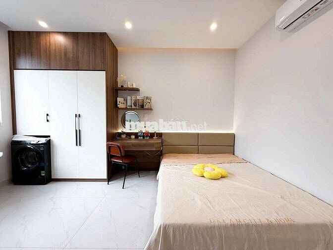 STUDIO NGAY TRUNG TÂM THIẾT KẾ TONE GỖ, GẦN Q4,Q1