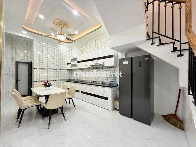 45m2 vuông vức, Nhà mới,Xe Hơi Vào Nhà, Đường Lê Lợi
