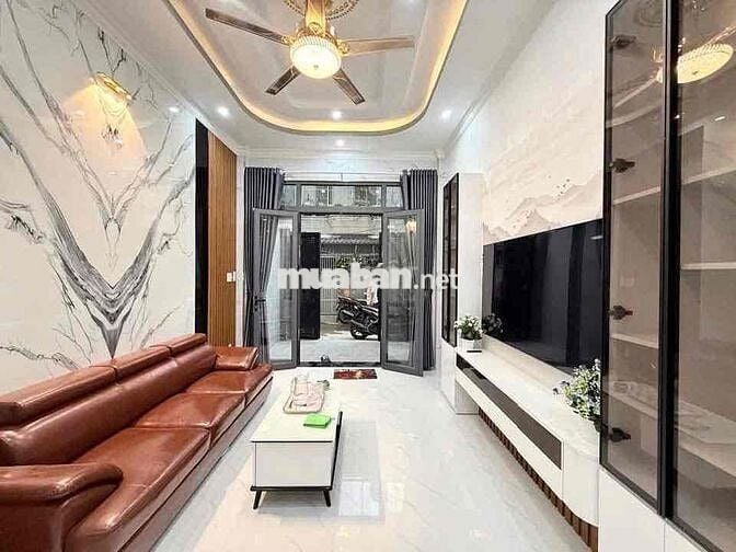 45m2 vuông vức, Nhà mới,Xe Hơi Vào Nhà, Đường Lê Lợi