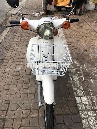 Honda Cub Trắng Cổ điển