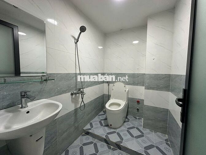 CHDV mới 100% ngay cách UEH 300m, trung tâm Q10 Gần HUFLIT Hoa Sen BKU