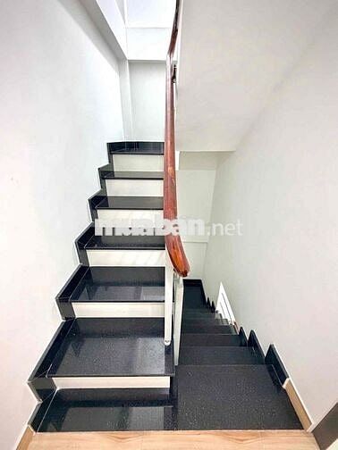 Giá 3.65 - Nguyễn Sơn 35m2(3.5x10), 4 tầng, Gộp Bank, Tân Phú
