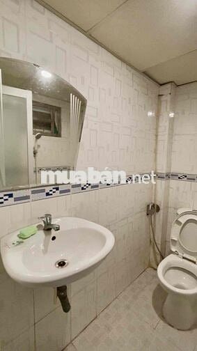 Cho thuê nhà 3 tầng mặt tiền Trần Xuân Soạn Q.7