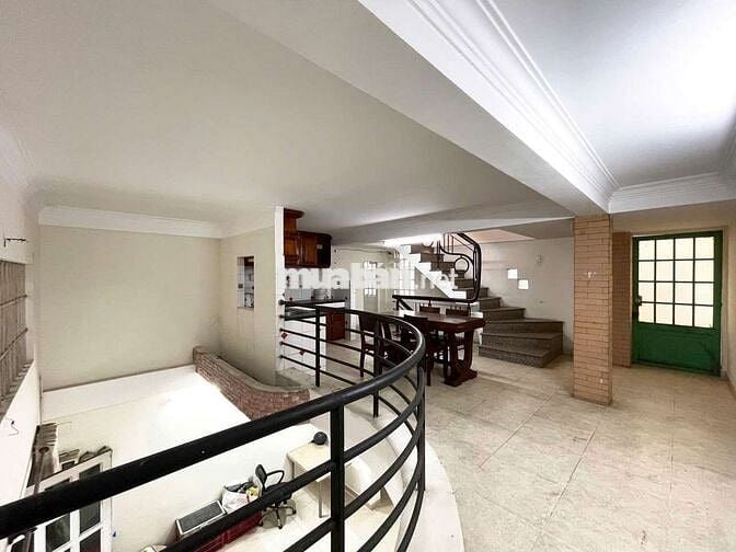NHÀ 3 LẦU 170m2 GIÁ RẺ NGAY CVPM, TÔ KÝ, TIỆN ĐI GÒ VẤP 