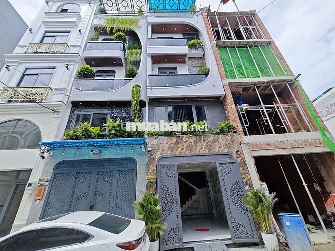 Nhà gần chợ An Sương đường DCT 15, DT 4m x13m, 3 lầu,  có gara xe hơi