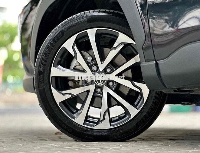Siêu lướt Toyota Corolla Cross 1.8V 2025 Đen 8.000