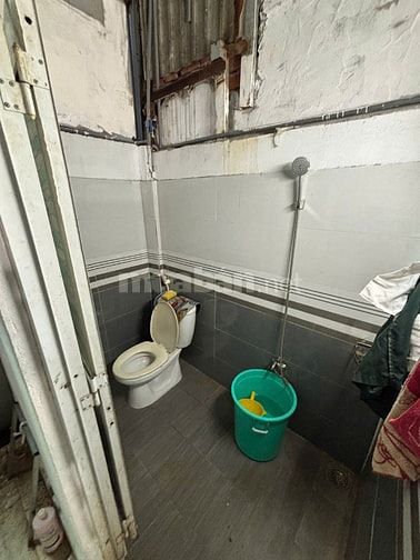 CĂN 1: CHO THUÊ KHO-XƯỞNG HẺM 8M(XT) MÃ LÒ, P.B.T.Đ, Q.BT, 20TR.