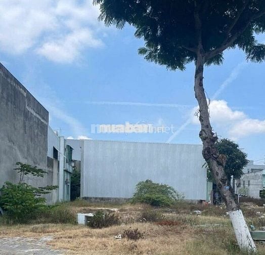 Bán gấp lô kề góc mặt tiền Mai Văn Ngọc