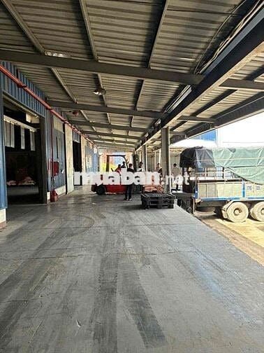 Ch thuê kho 2000m2 ngay MT QL1A xe cont ra vào tận nơi P Linh Xuân