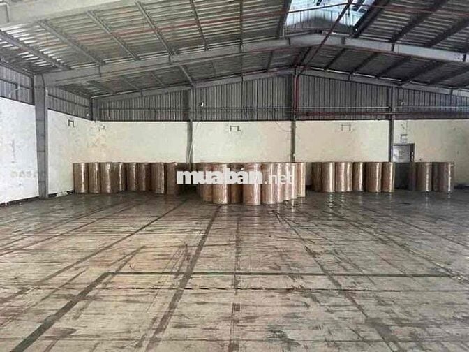 Ch thuê kho 2000m2 ngay MT QL1A xe cont ra vào tận nơi P Linh Xuân