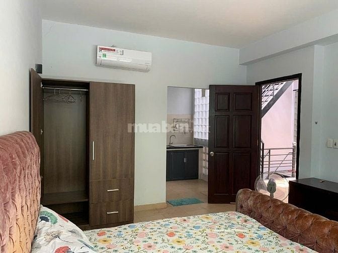Cho thuê góc 2 MT Trần Thị Liền , DT : 10x20 , 1 trệt 1 lầu . Giá :30T
