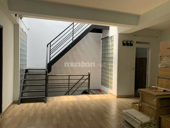 Cho thuê góc 2 MT Trần Thị Liền , DT : 10x20 , 1 trệt 1 lầu . Giá :30T