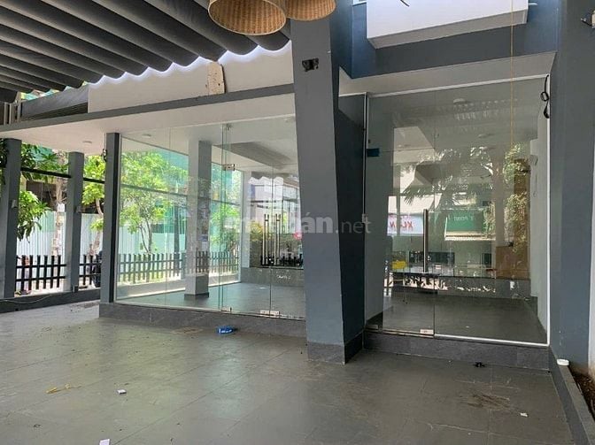 Cho thuê góc 2 MT Trần Thị Liền , DT : 10x20 , 1 trệt 1 lầu . Giá :30T