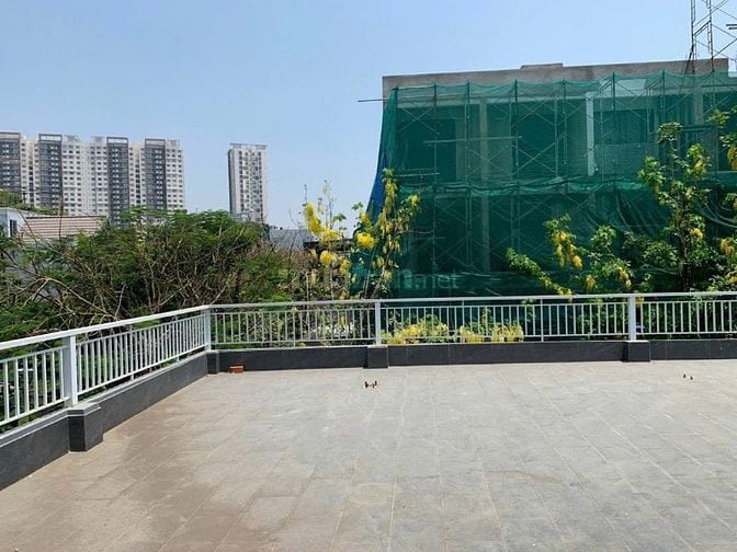 Cho thuê góc 2 MT Trần Thị Liền , DT : 10x20 , 1 trệt 1 lầu . Giá :30T