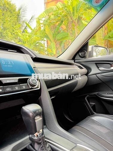 Honda Civic 2019 Số tự động Trắng 100000 km