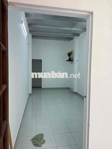 chính chủ bán nhà 30m mặt ngõ đường tam trinh