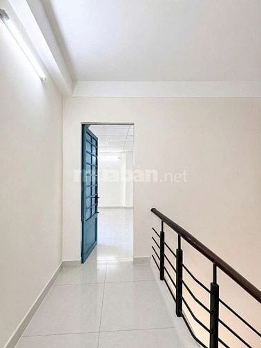 3 Tầng sân vườn 100m2 ngang 6.8m HXH Trương Công Định P14 Tân Bình