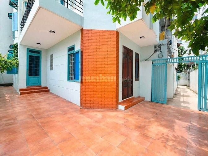 3 Tầng sân vườn 100m2 ngang 6.8m HXH Trương Công Định P14 Tân Bình