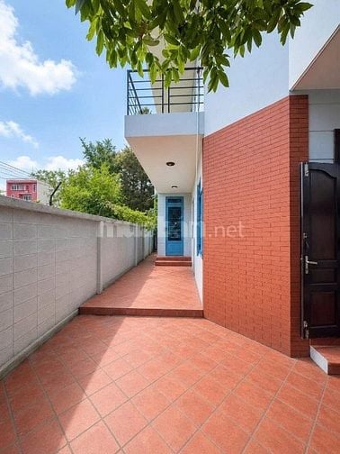 3 Tầng sân vườn 100m2 ngang 6.8m HXH Trương Công Định P14 Tân Bình