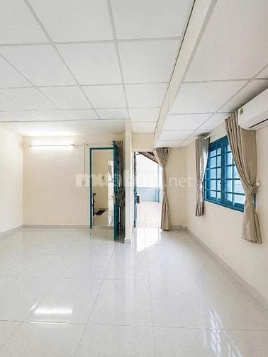 3 Tầng sân vườn 100m2 ngang 6.8m HXH Trương Công Định P14 Tân Bình