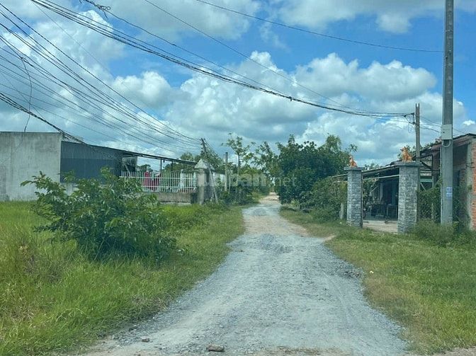Bán đất  long an 100% thổ cư, dt : ngang 5 ×22m giá 580tr  