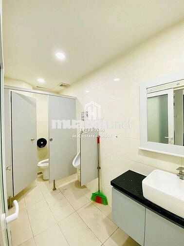 TÒA NHÀ VĂN PHÒNG GIÁP QUẬN 1 - 8X20 - HẦM 6 TẦNG - 130 TRIỆU