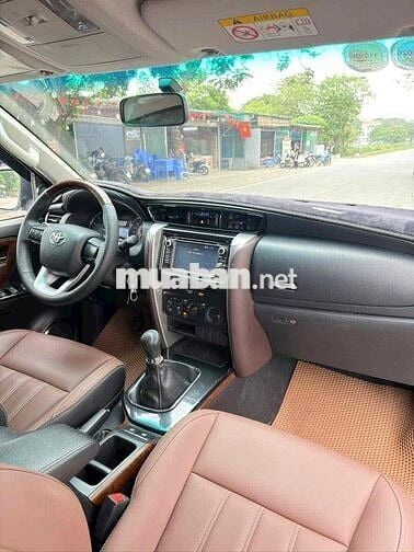 Toyota Fortuner 2017 Số sàn Bạc 220000 km