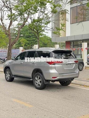 Toyota Fortuner 2017 Số sàn Bạc 220000 km