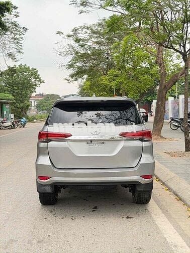Toyota Fortuner 2017 Số sàn Bạc 220000 km
