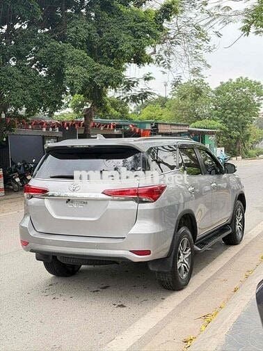 Toyota Fortuner 2017 Số sàn Bạc 220000 km