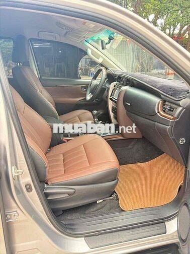 Toyota Fortuner 2017 Số sàn Bạc 220000 km