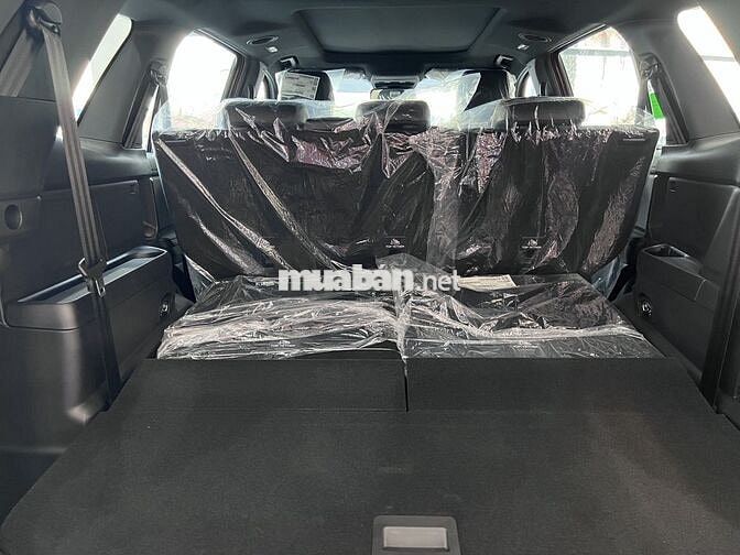 Everest Titanium 4x4 VIN 2025 mới 100% Ưu Đãi Lớn