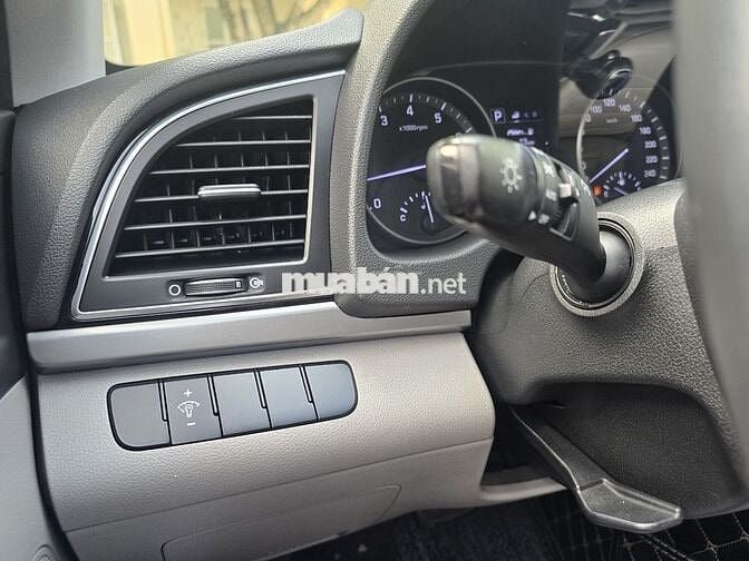 Hyundai Elantra 2016 1.6 AT GLS Xanh 13 vạn km
