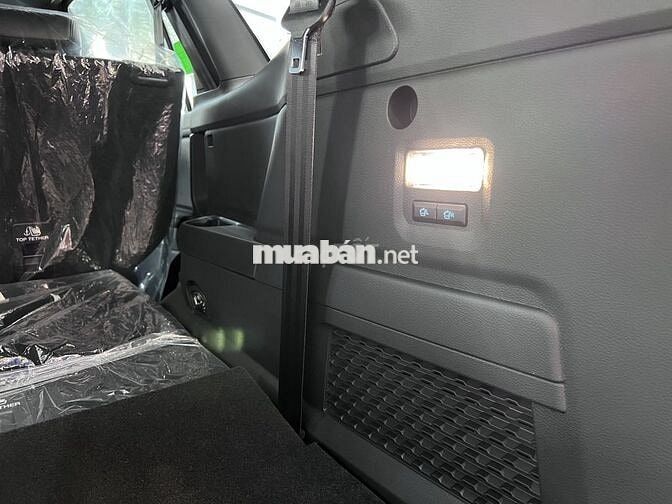 Everest Titanium 4x4 VIN 2025 mới 100% Ưu Đãi Lớn