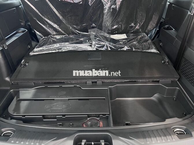 Everest Titanium 4x4 VIN 2025 mới 100% Ưu Đãi Lớn