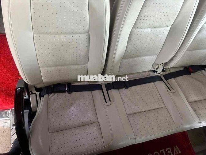 Ford Transit 2018 Xe khách 16 chỗ, màu Bạc