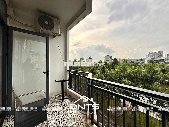 Căn hộ studio 35m2 balcony view bờ kè gần cầu Kiệu, chợ Tân Định