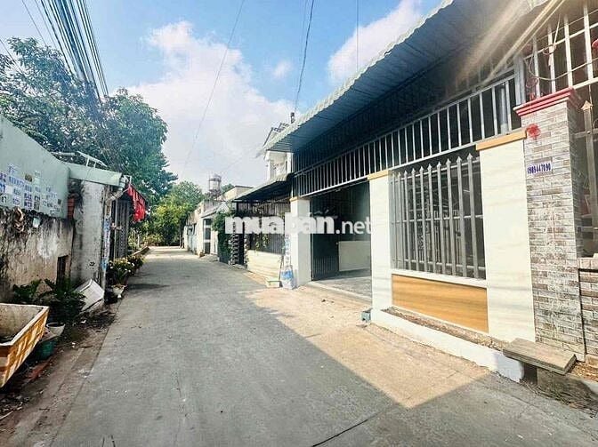 Nhà Phú Hoà trệt lửng đường 4m 5x18 full thổ cư gần trường cấp 1.2.3