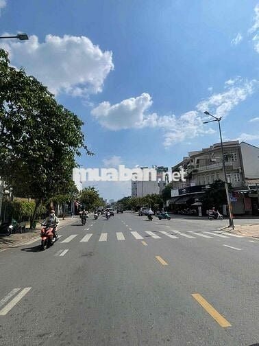 NHÀ HẺM XE HƠI TÔ HIỆU : 4X13.3M Hướng Tây Nam Đc: 50/19a Tô Hiệu